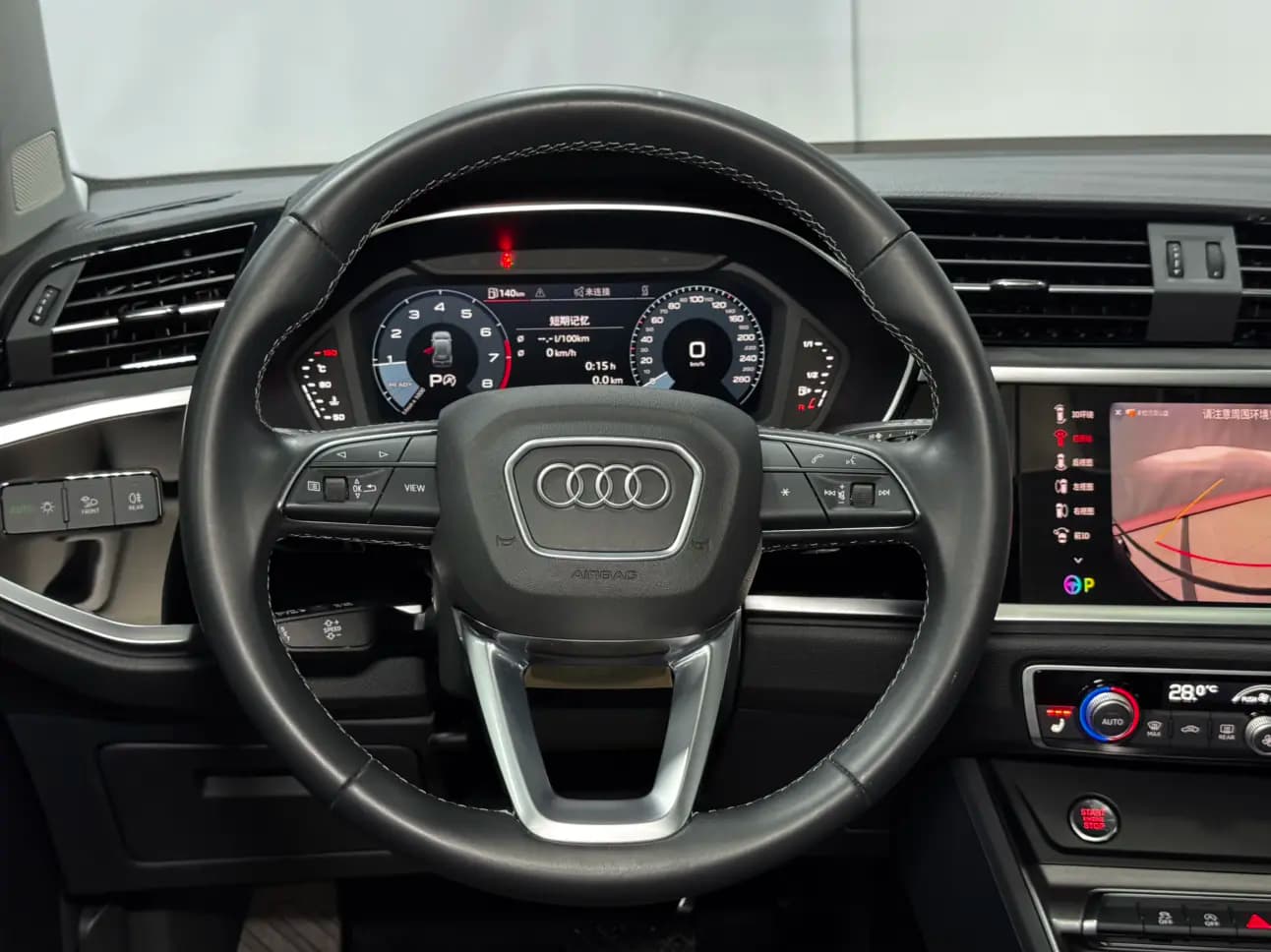 Audi Q3 2022 г. 60125 км. — фото 18