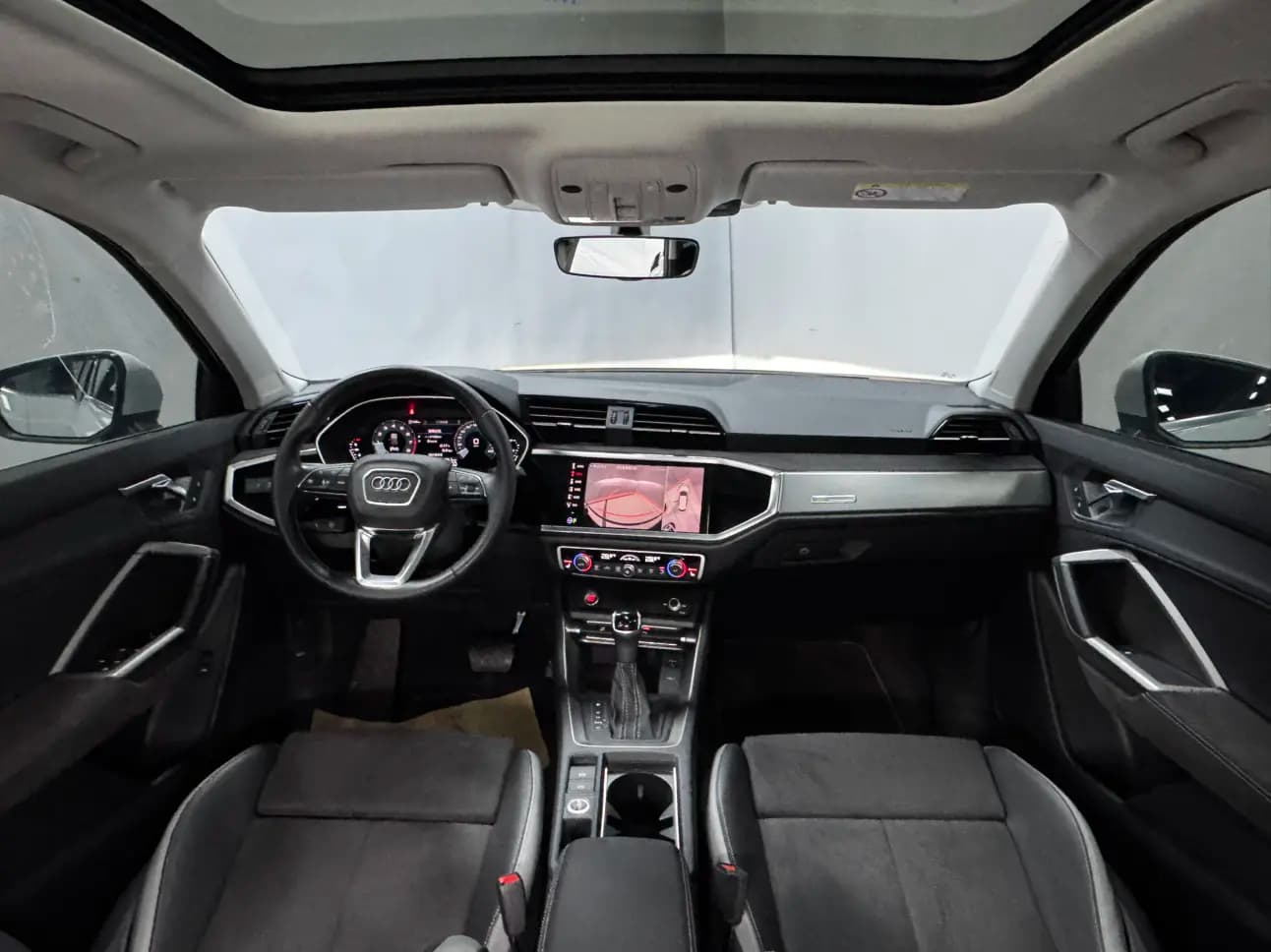 Audi Q3 2022 г. 60125 км. — фото 19