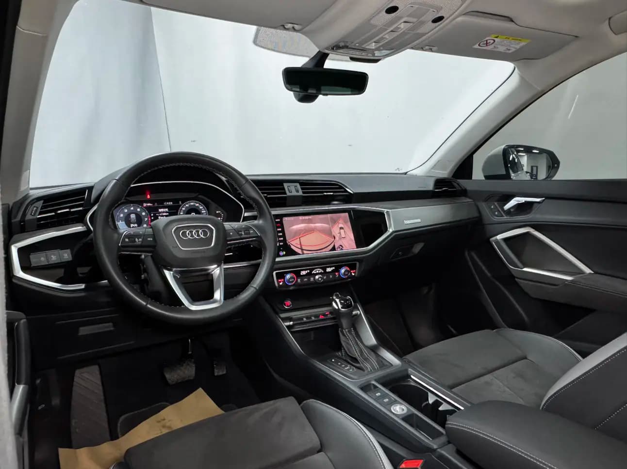 Audi Q3 2022 г. 60125 км. — фото 20