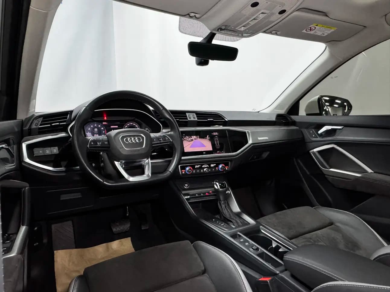 Audi Q3 2021 г. 35127 км. — фото 14