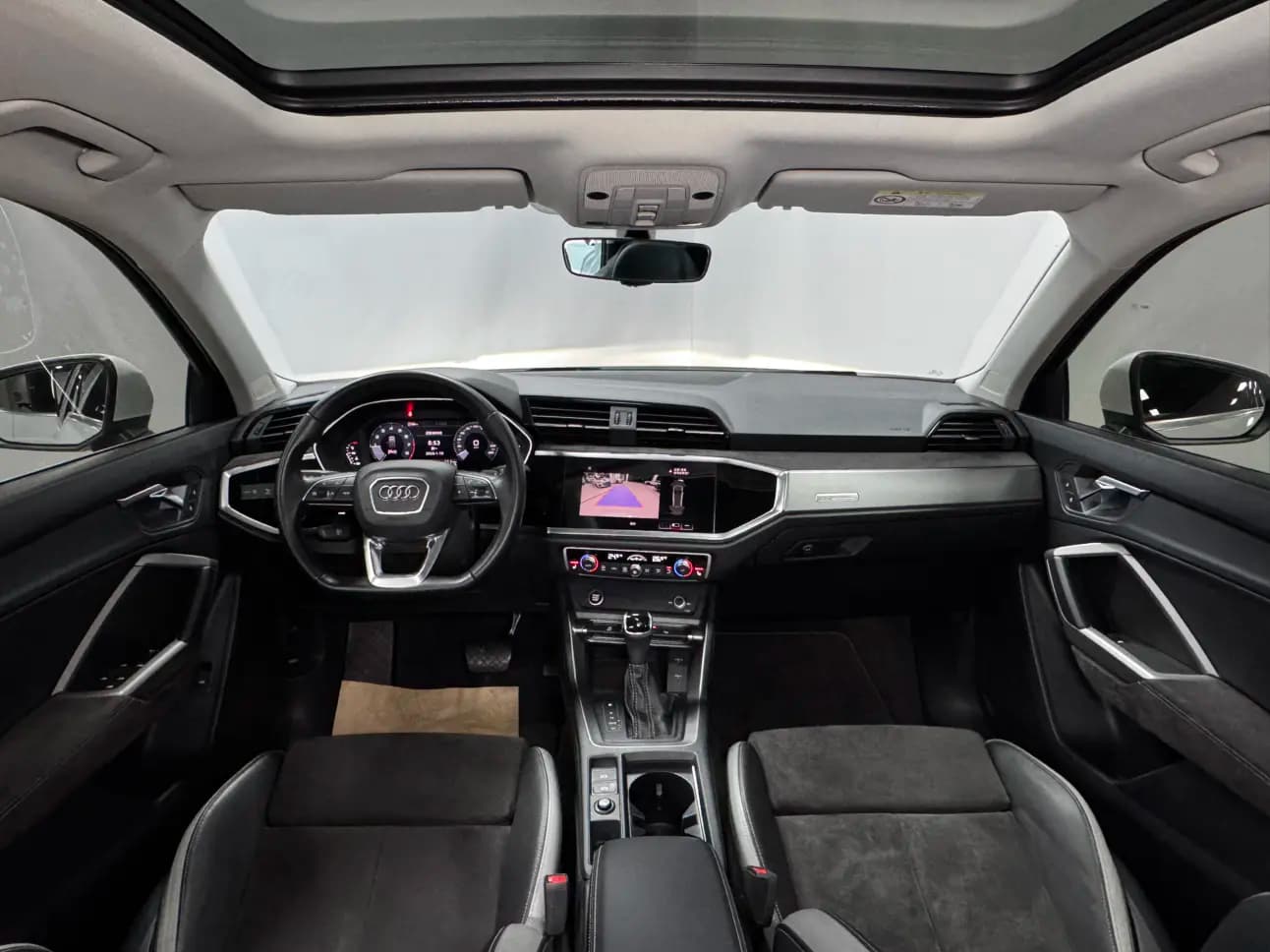 Audi Q3 2021 г. 35127 км. — фото 19