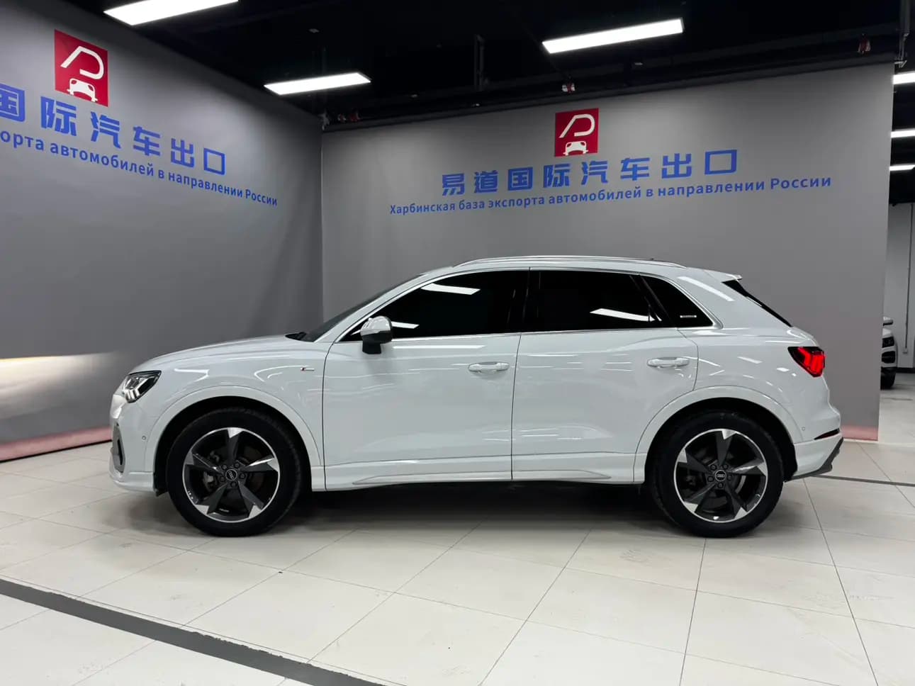 Audi Q3 2021 г. 41129 км. — фото 3