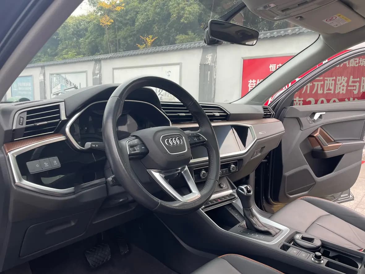 Audi Q3 2022 г. 49132 км. — фото 18