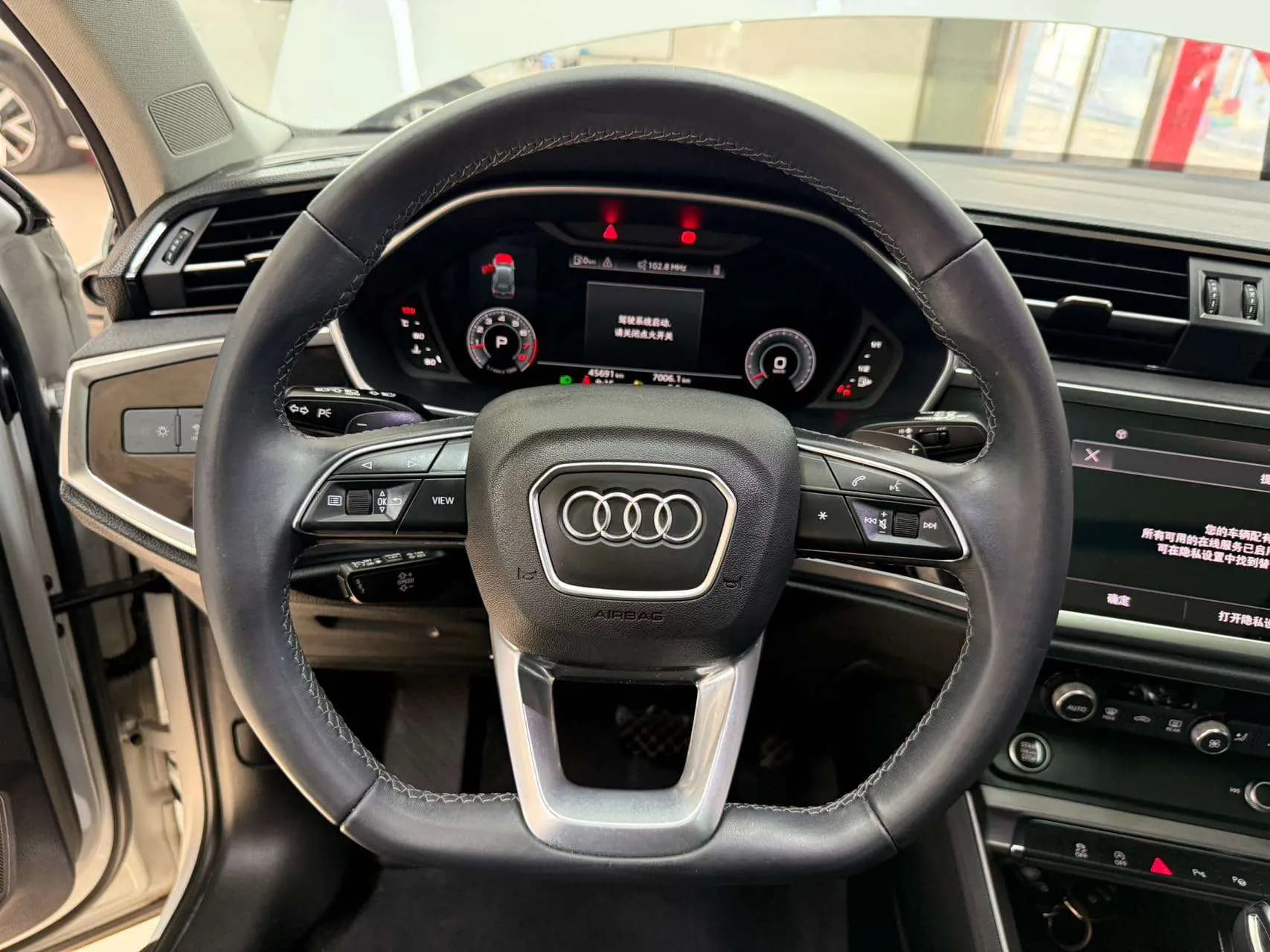 Audi Q3 2022 г. 45144 км. — фото 14