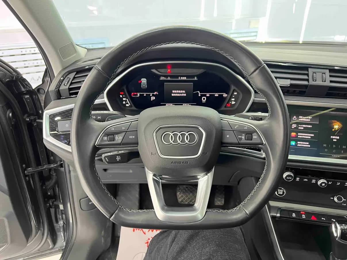 Audi Q3 2023 г. 42146 км. — фото 17