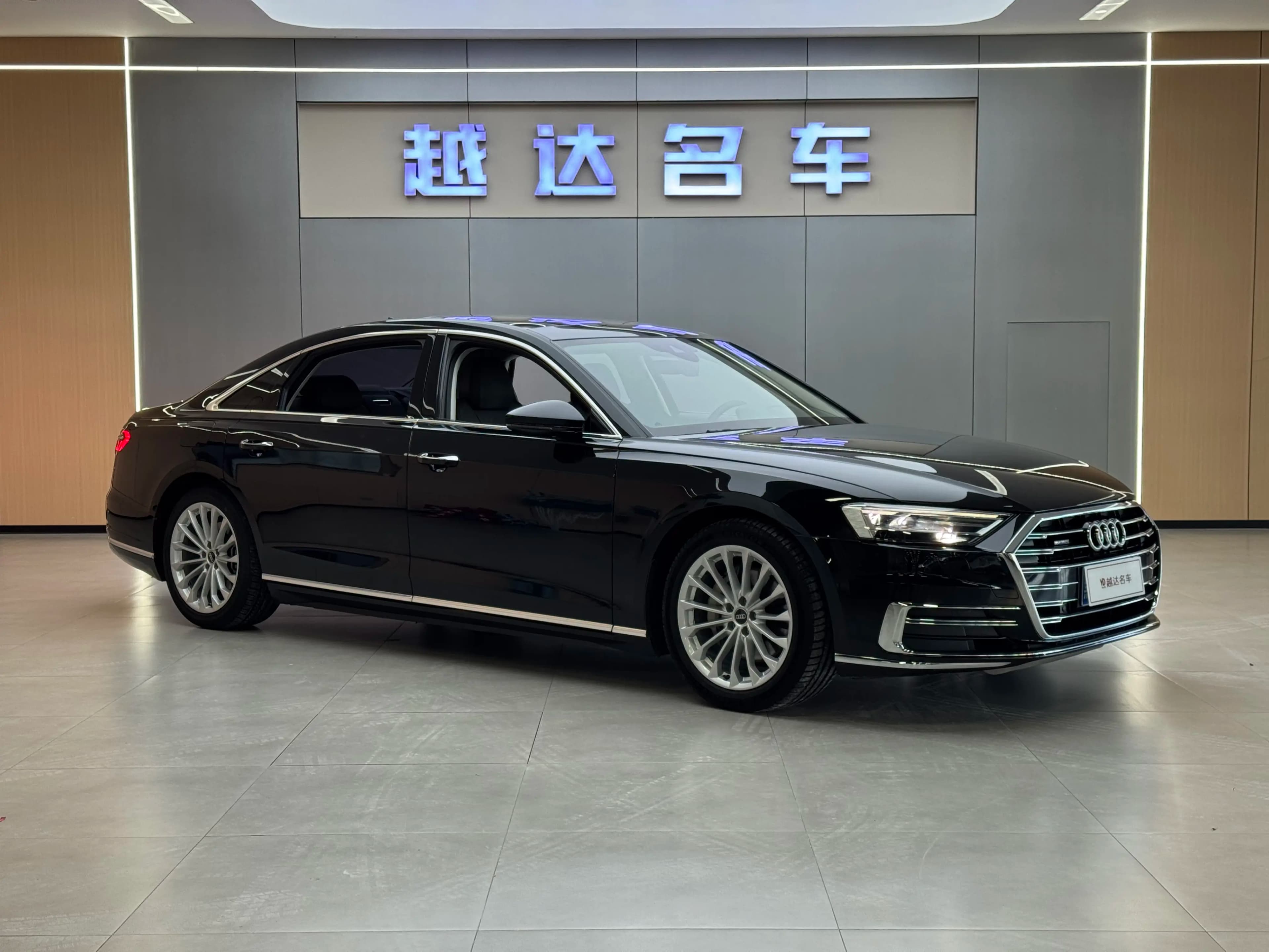 Audi A8 2021 г. 53034 км. — фото 3