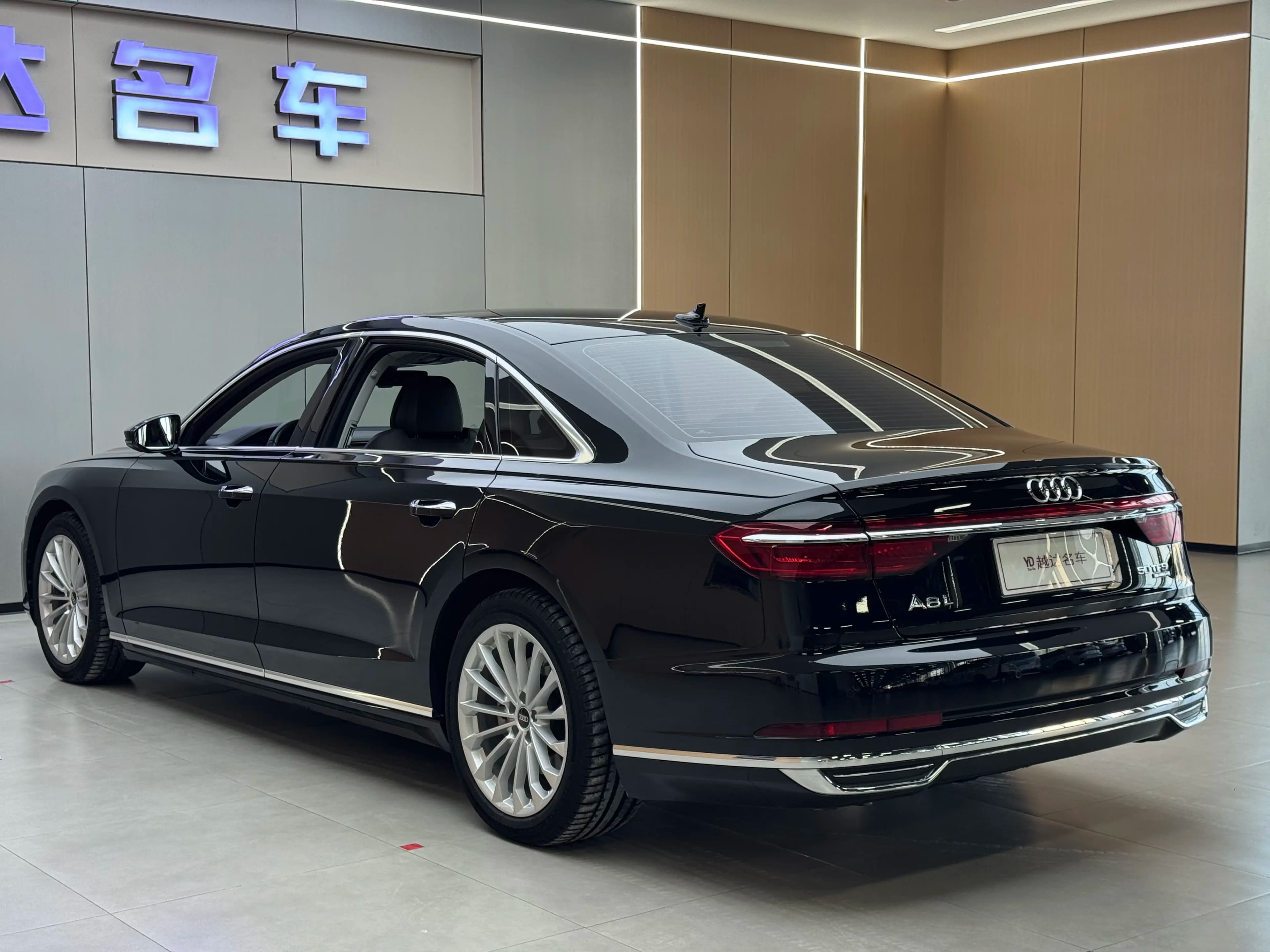 Audi A8 2021 г. 53034 км. — фото 4