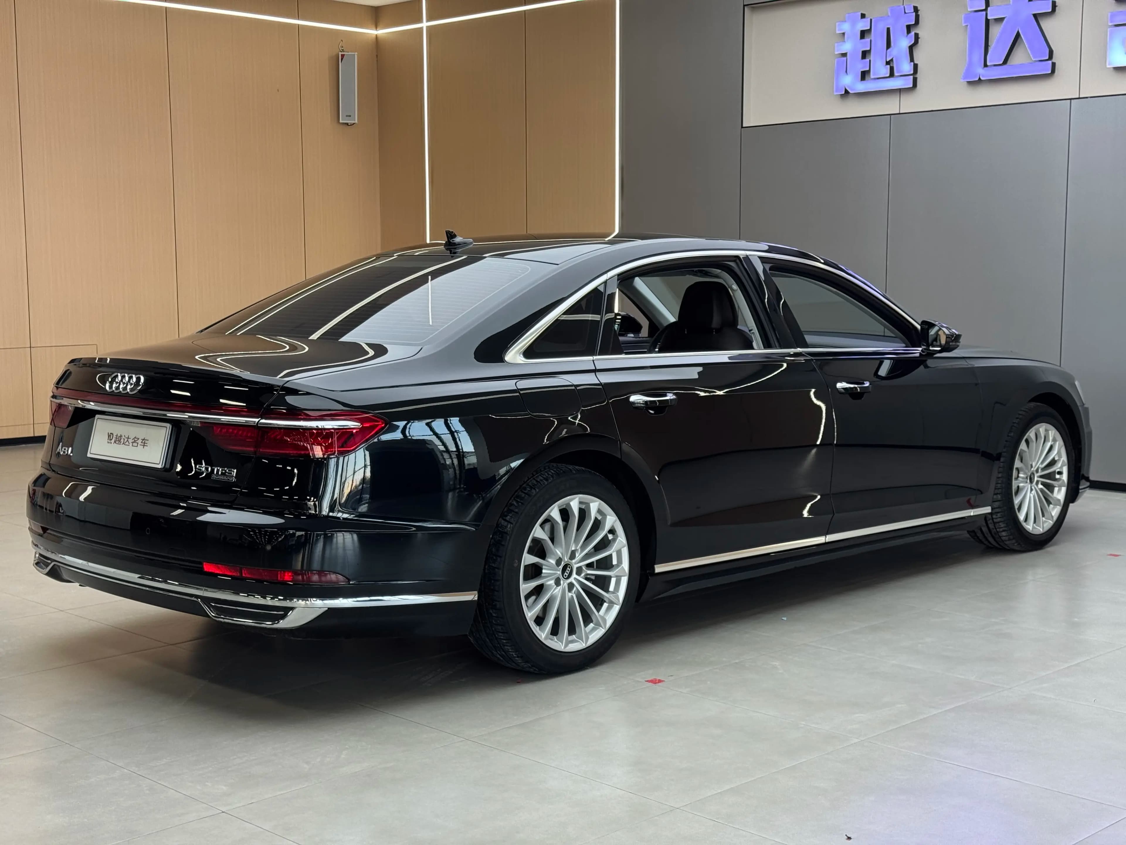 Audi A8 2021 г. 53034 км. — фото 5