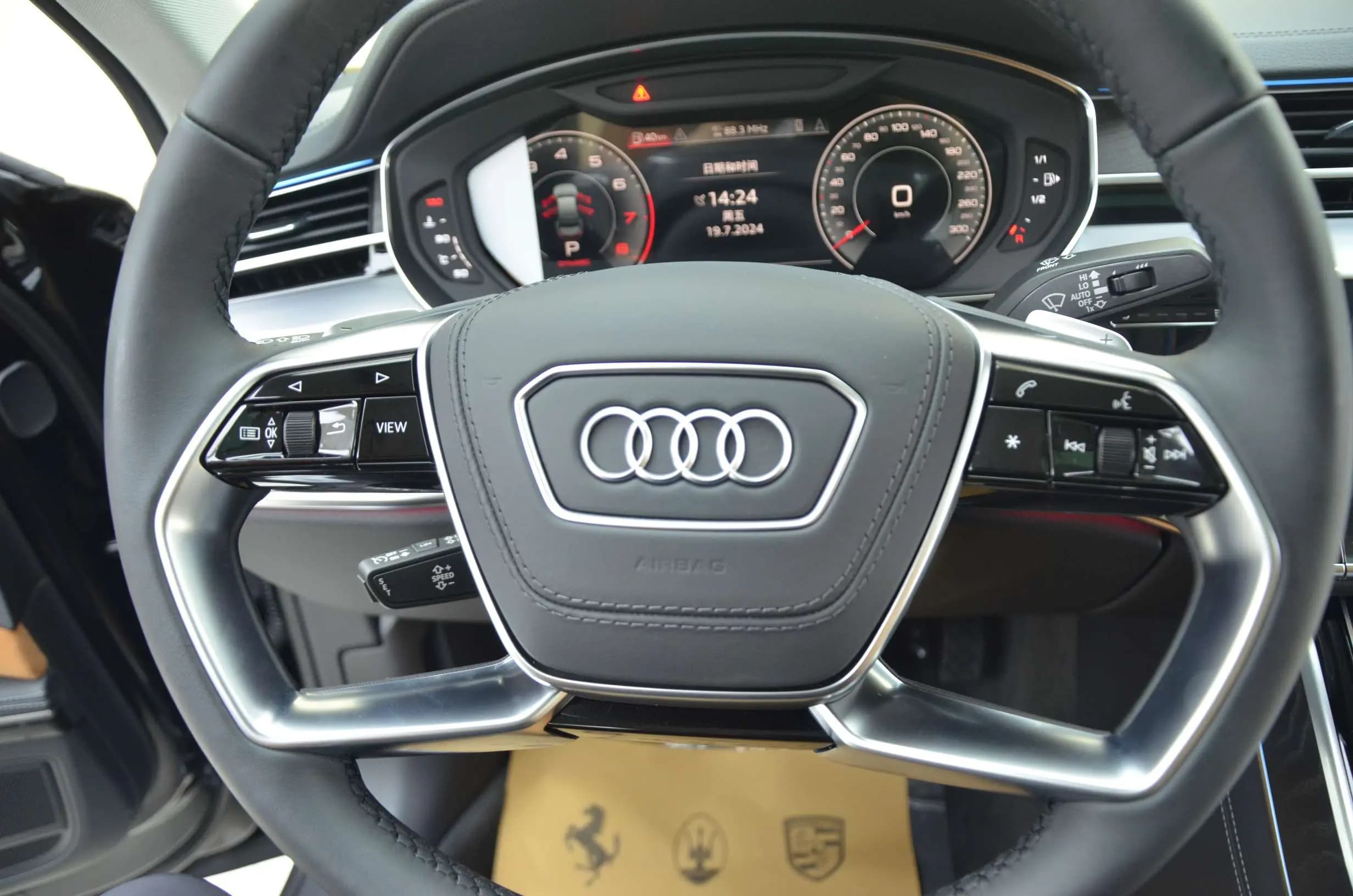 Audi A8 2024 г. 8033 км. — фото 12