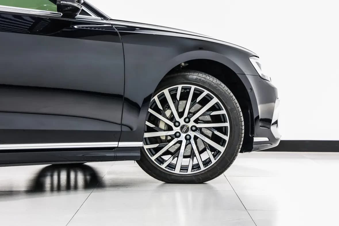 Audi A8 2025 г. 12132 км. — фото 14