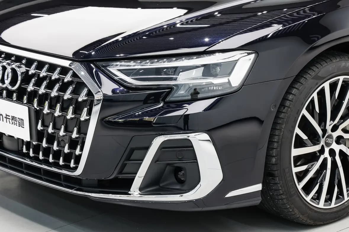 Audi A8 2025 г. 12132 км. — фото 9
