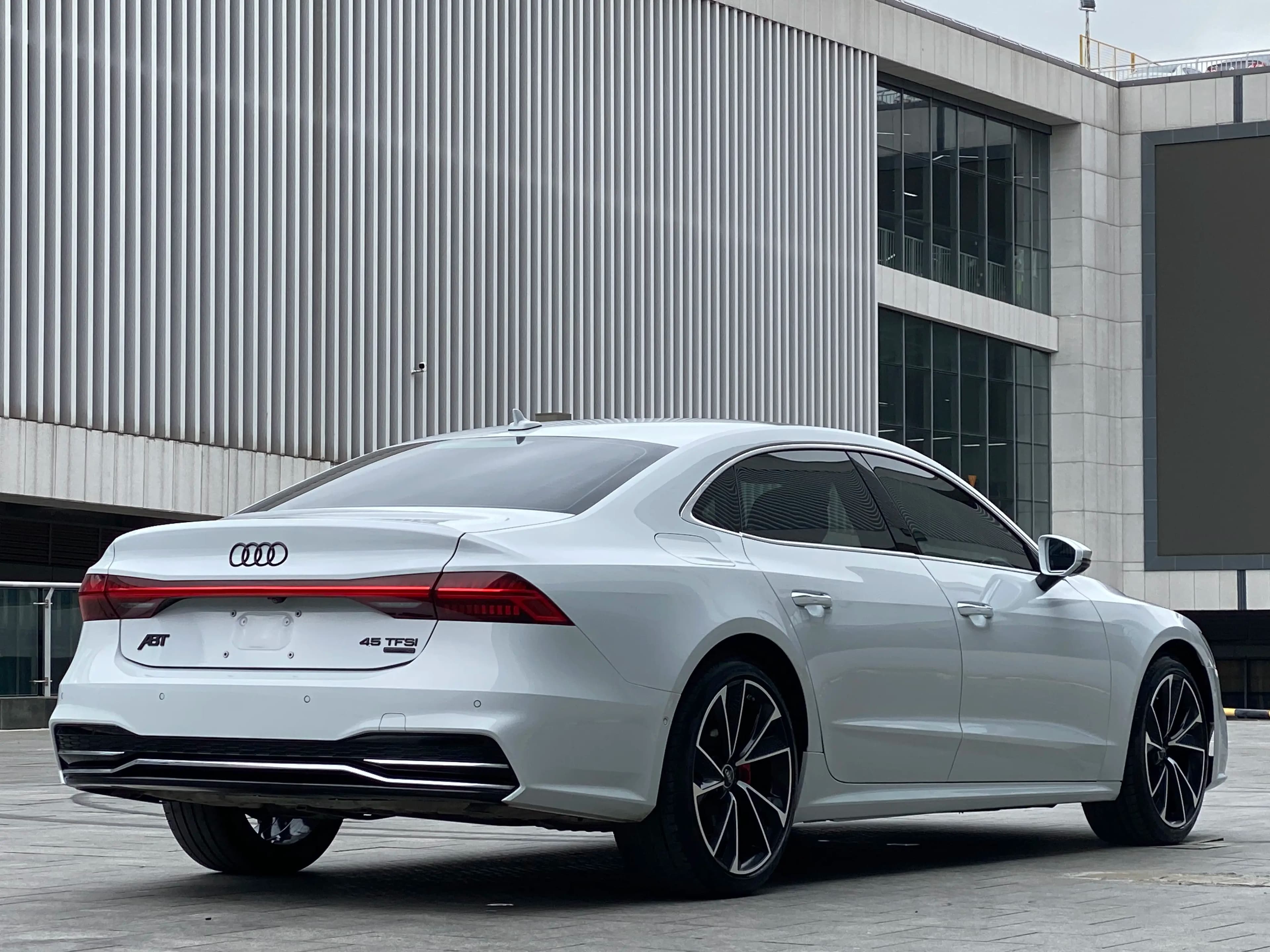 Audi A7L 2024 г. 20000 км. — фото 4