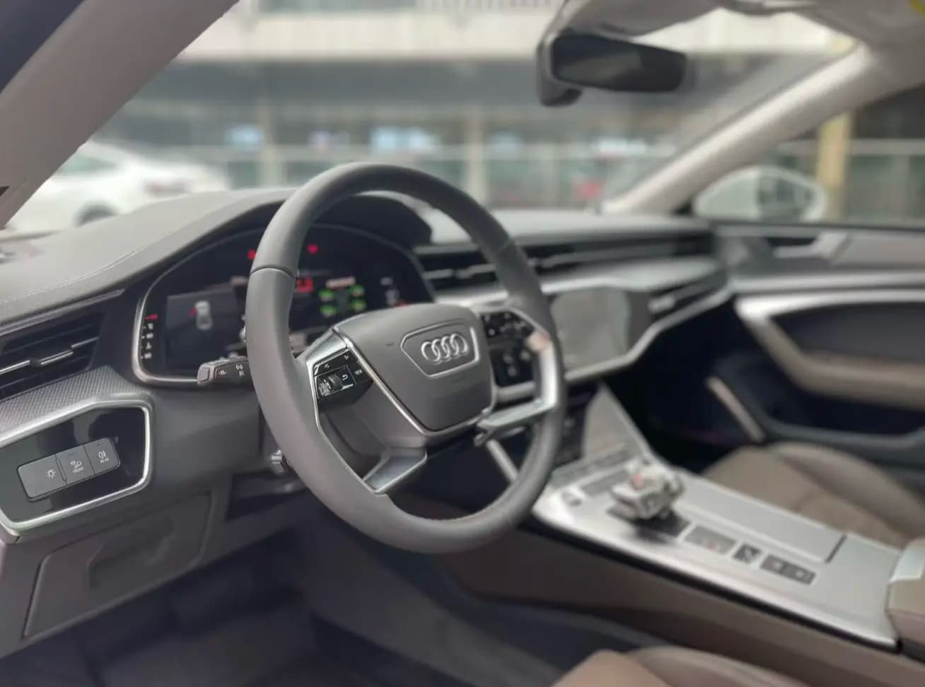 Audi A7L 2024 г. 20000 км. — фото 7