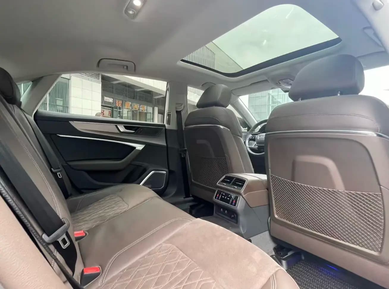 Audi A7L 2024 г. 20000 км. — фото 10