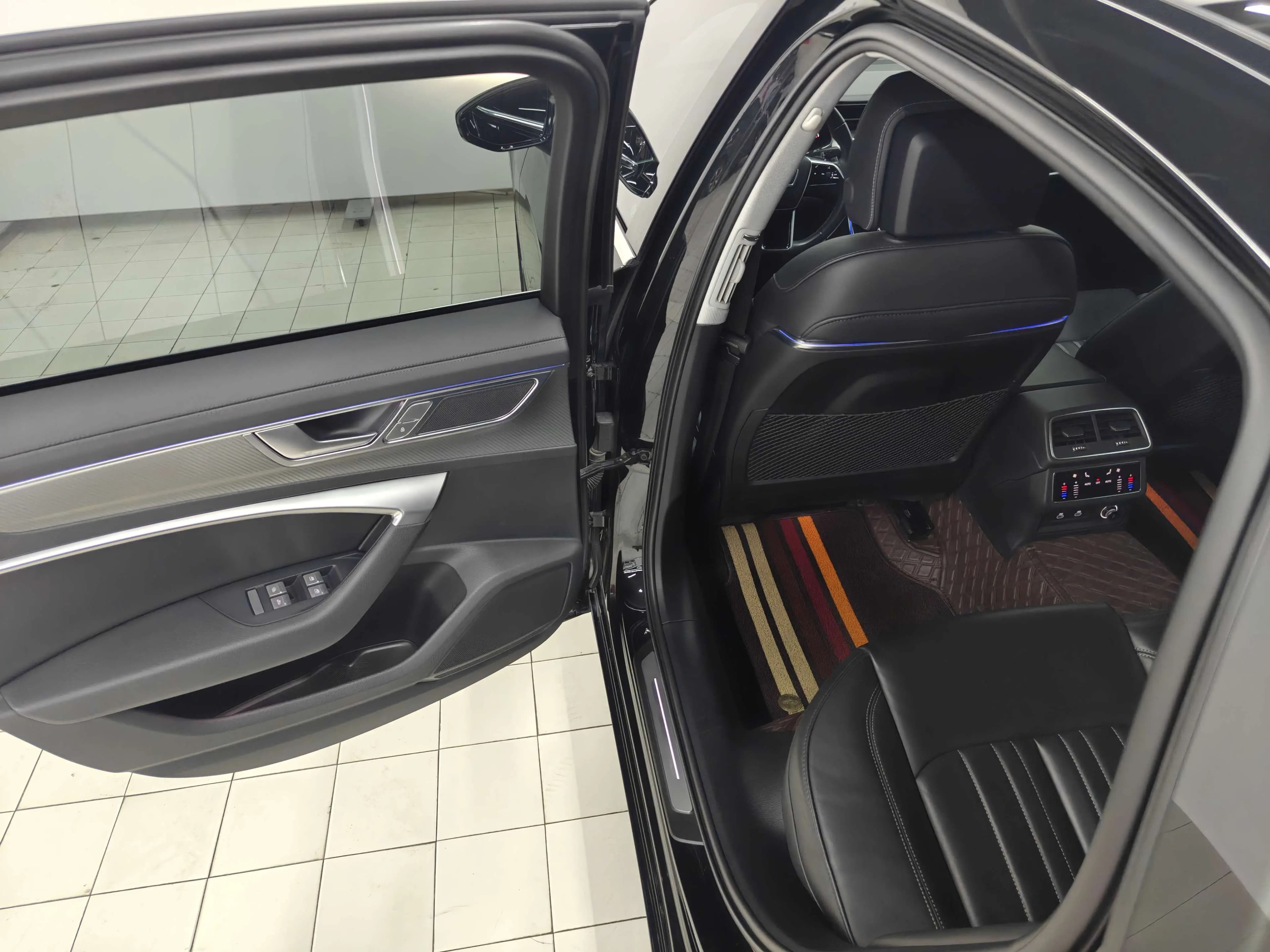 Audi A6L 2024 г. 37008 км. — фото 11