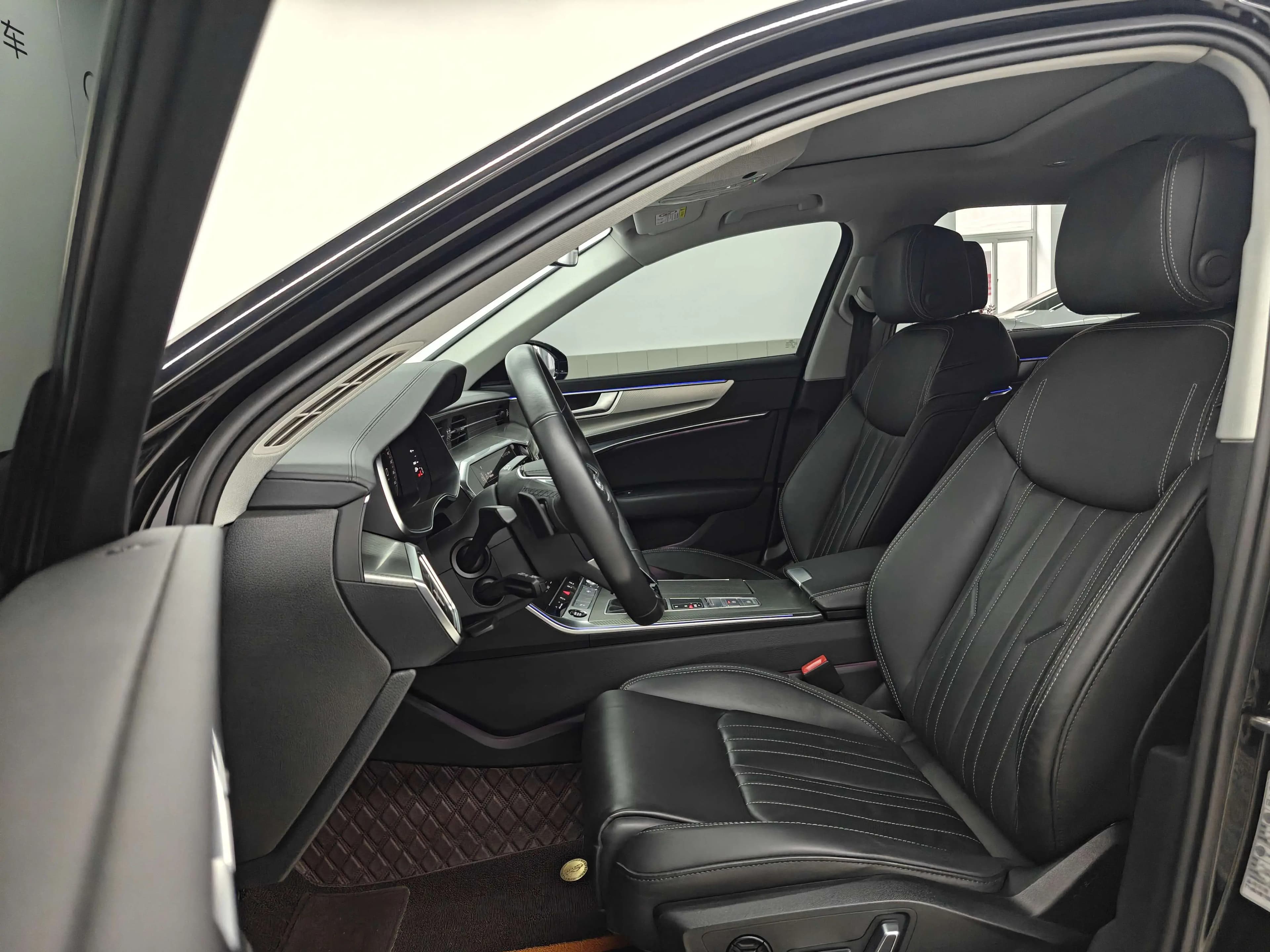 Audi A6L 2024 г. 37008 км. — фото 18