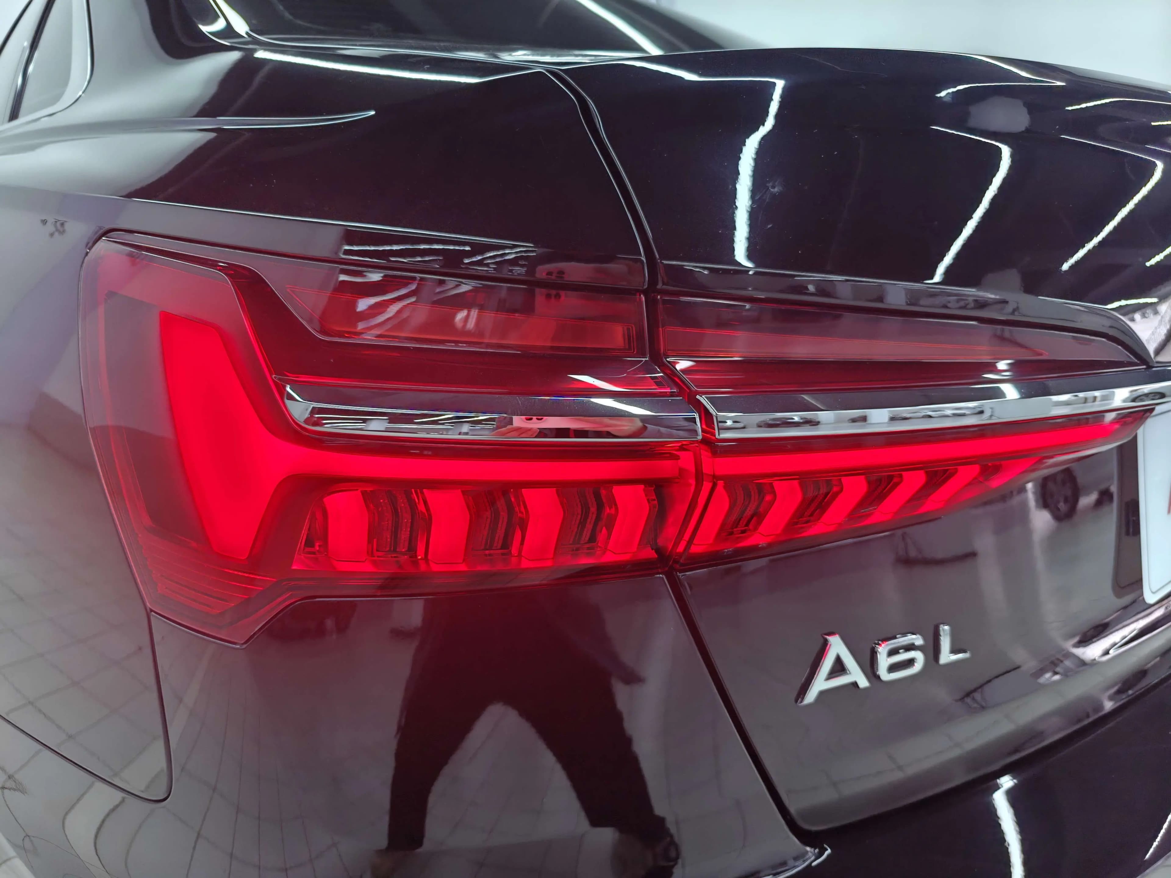 Audi A6L 2024 г. 37008 км. — фото 9