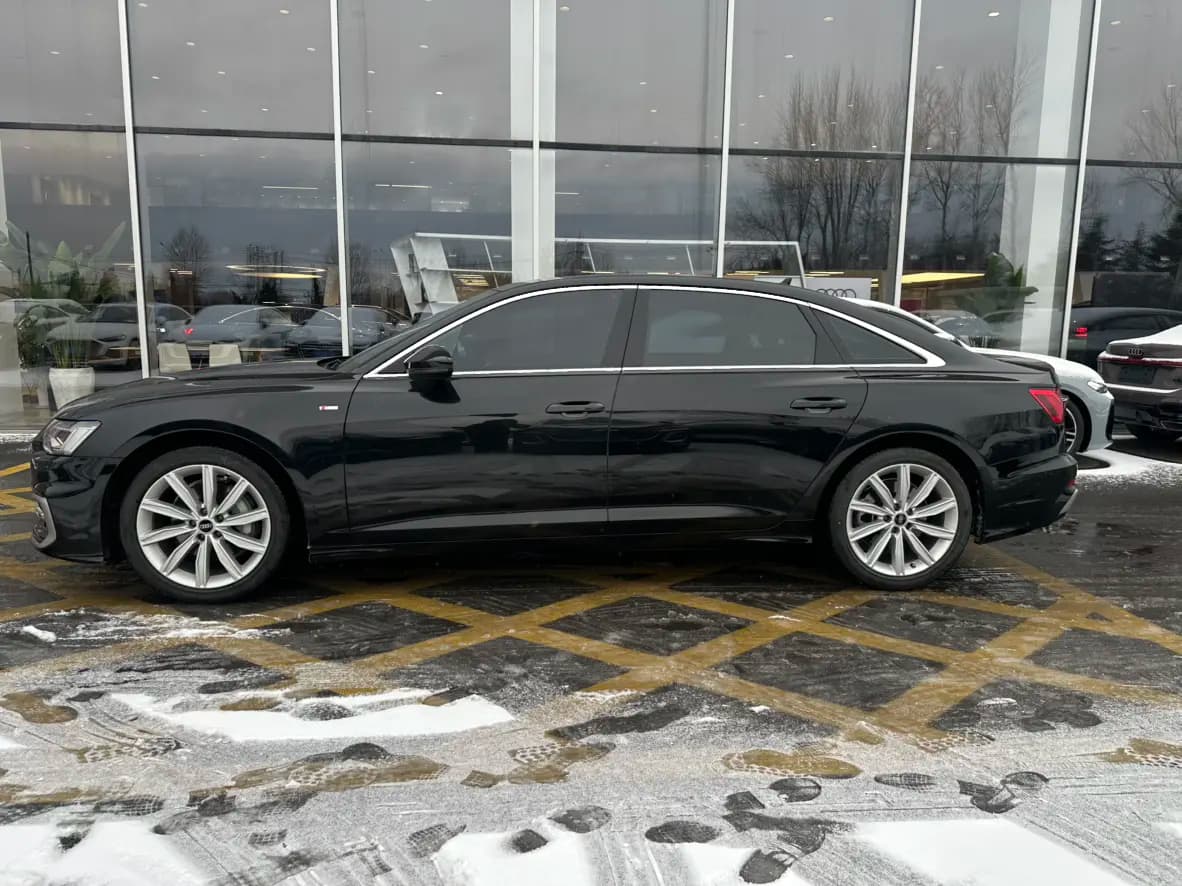 Audi A6L 2022 г. 54009 км. — фото 3