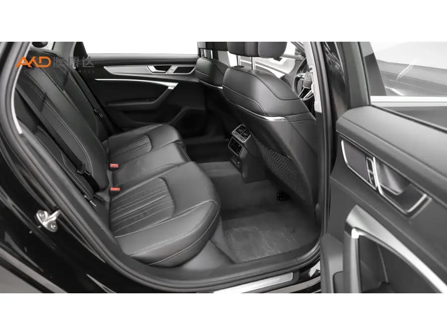 Audi A6L 2024 г. 56110 км. — фото 10