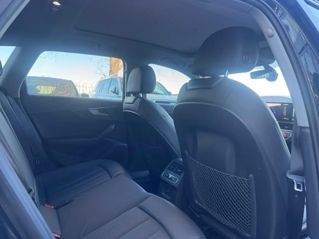 Audi A4 2021 г. 60036 км. — фото 23