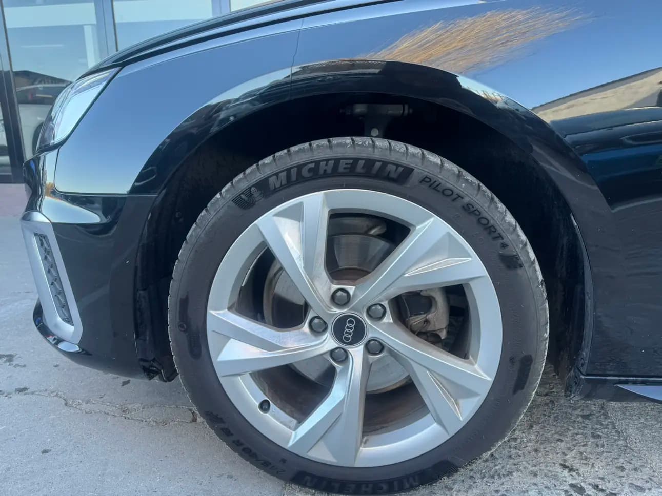 Audi A4 2021 г. 60036 км. — фото 7