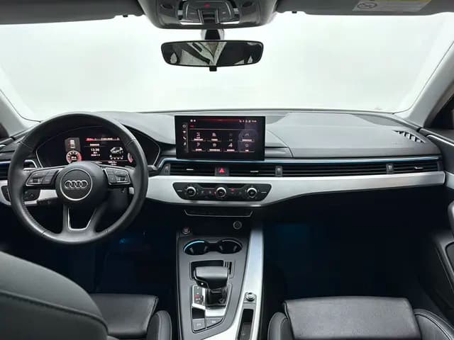 Audi A4L 2021 г. 66956 км. — фото 11