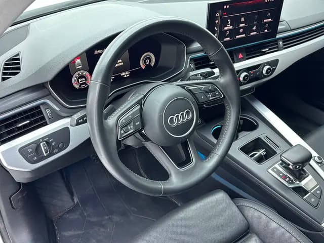 Audi A4L 2021 г. 66956 км. — фото 13