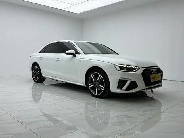 Audi A4L 2021 г. 66956 км. — фото 3