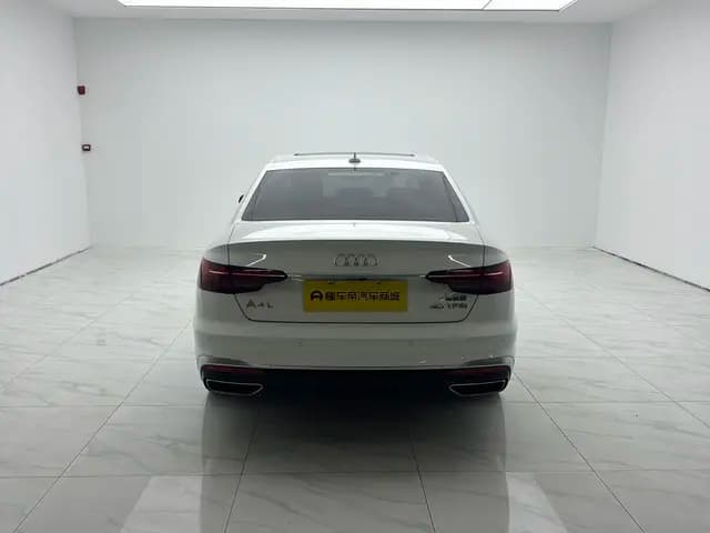 Audi A4L 2021 г. 66956 км. — фото 6