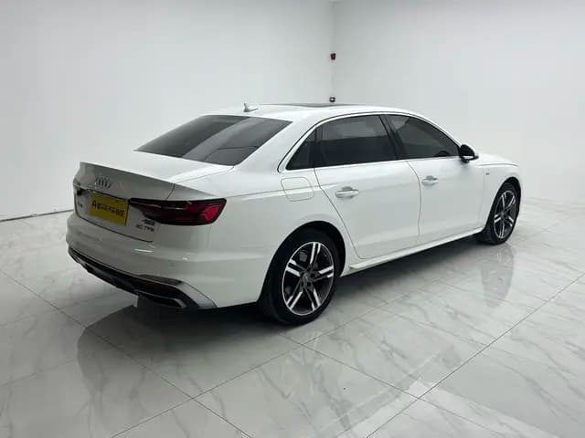 Audi A4L 2021 г. 66956 км. — фото 7
