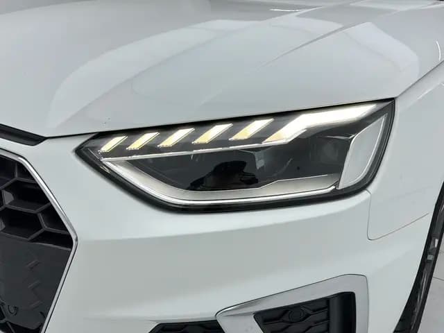 Audi A4L 2021 г. 66956 км. — фото 9