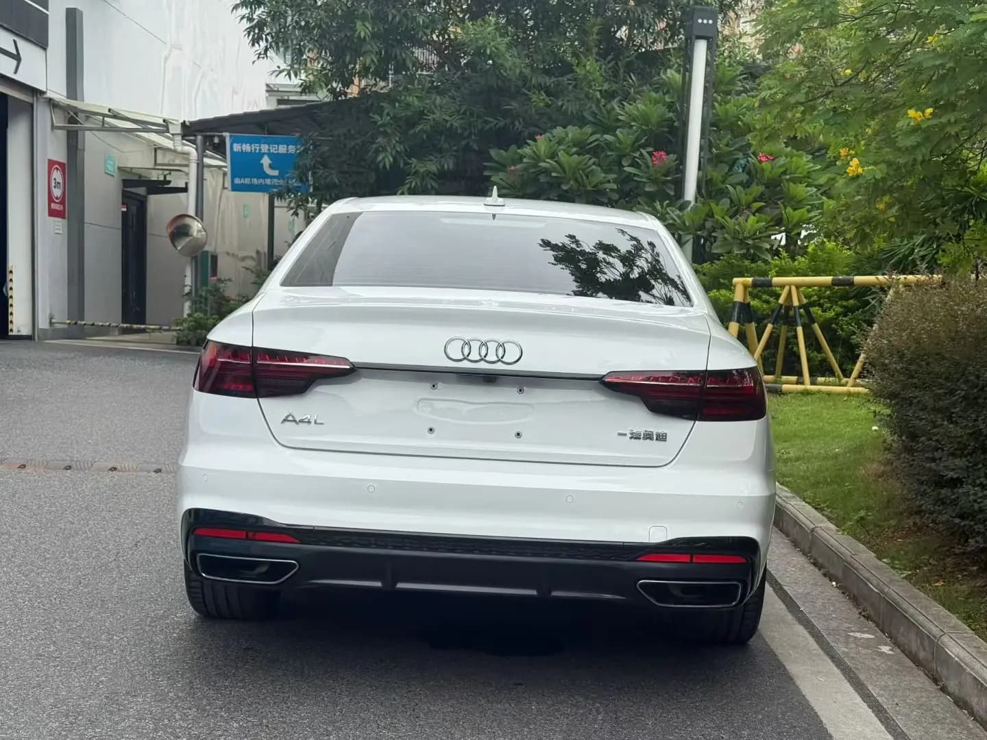 Audi A4L 2022 г. 80057 км. — фото 4