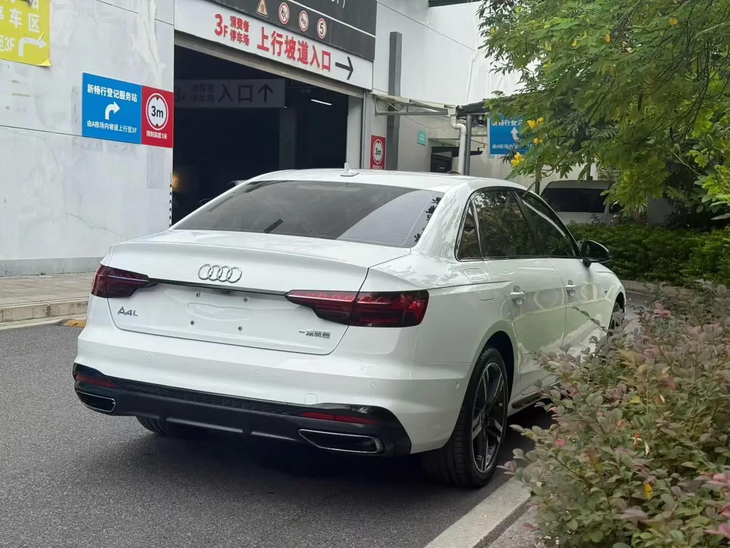 Audi A4L 2022 г. 80057 км. — фото 5