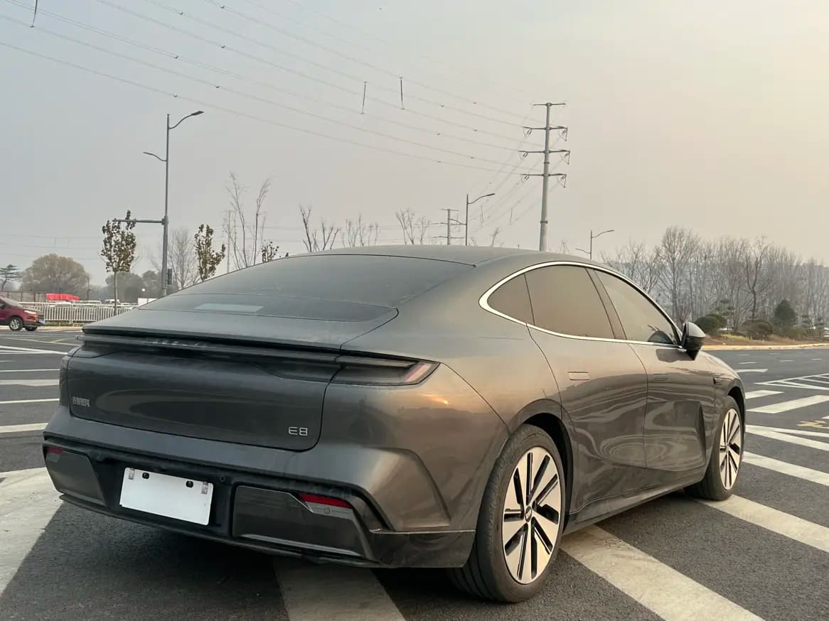 Geely Galaxy E8 2024 г. 25068 км. — фото 6