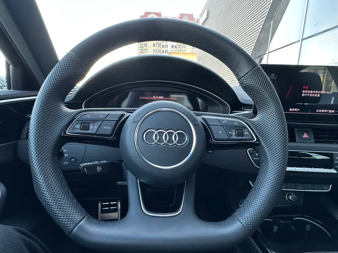 Audi A4L 2025 г. 7063 км. — фото 11