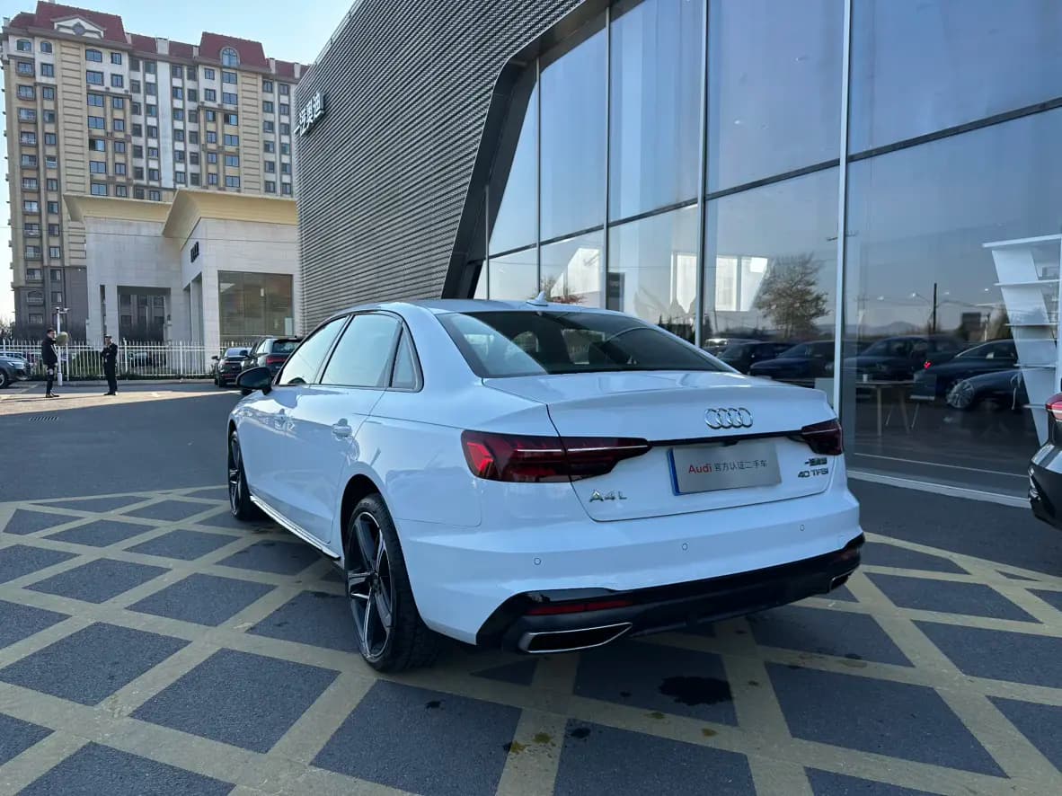 Audi A4L 2025 г. 7063 км. — фото 4