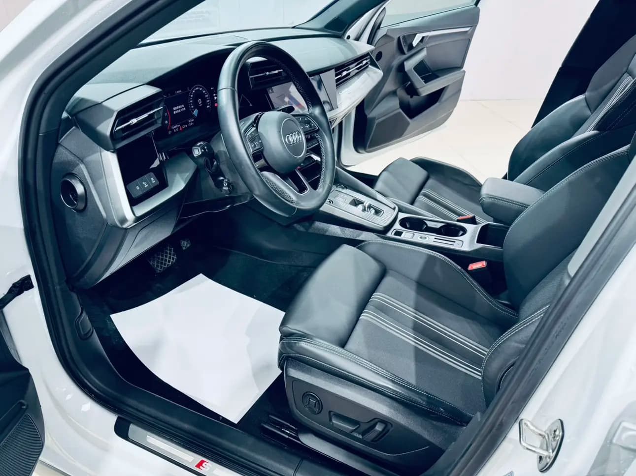 Audi A3 2023 г. 15046 км. — фото 12