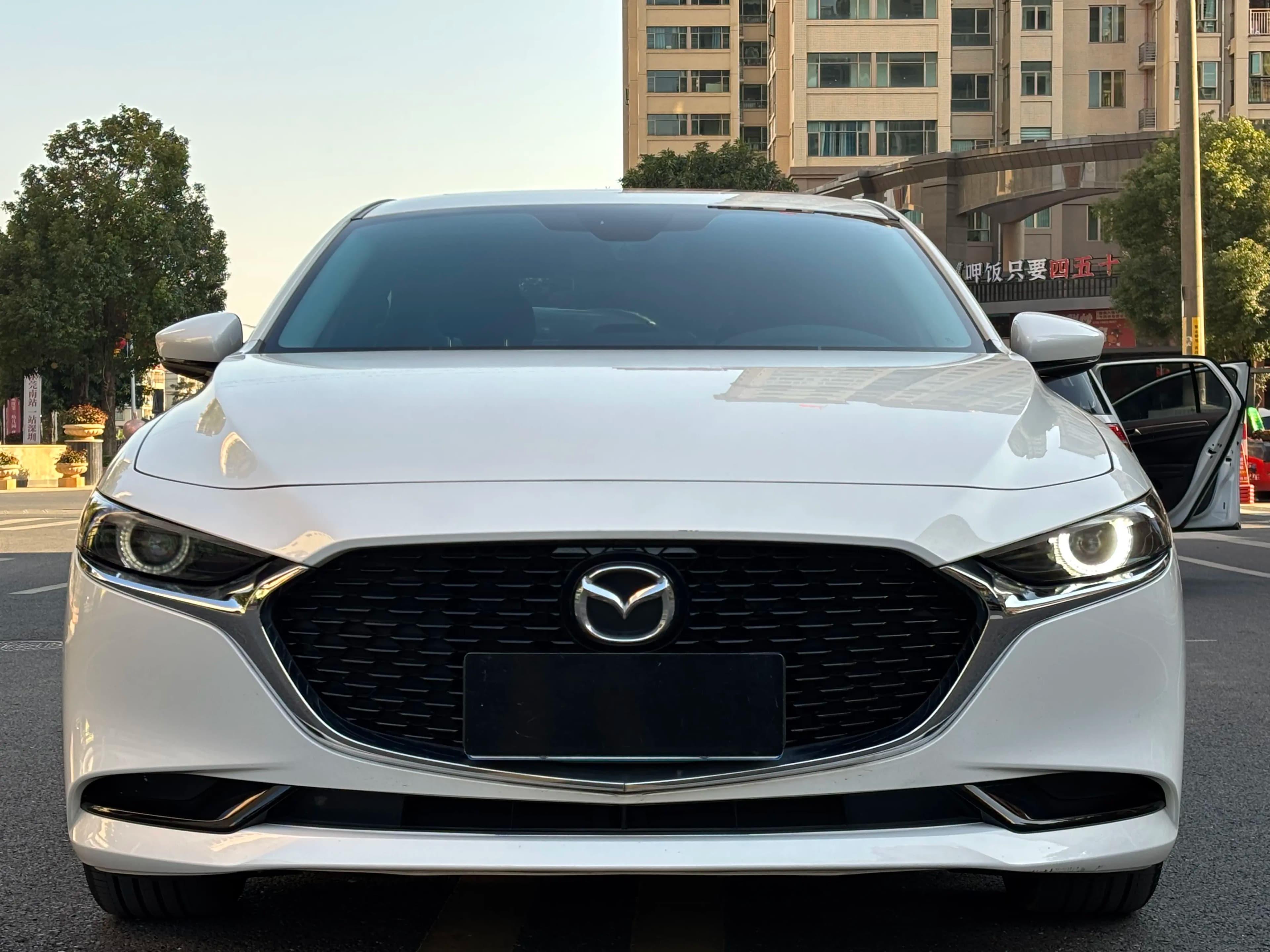 Mazda Axela 2024 г. 18124 км. — фото 2