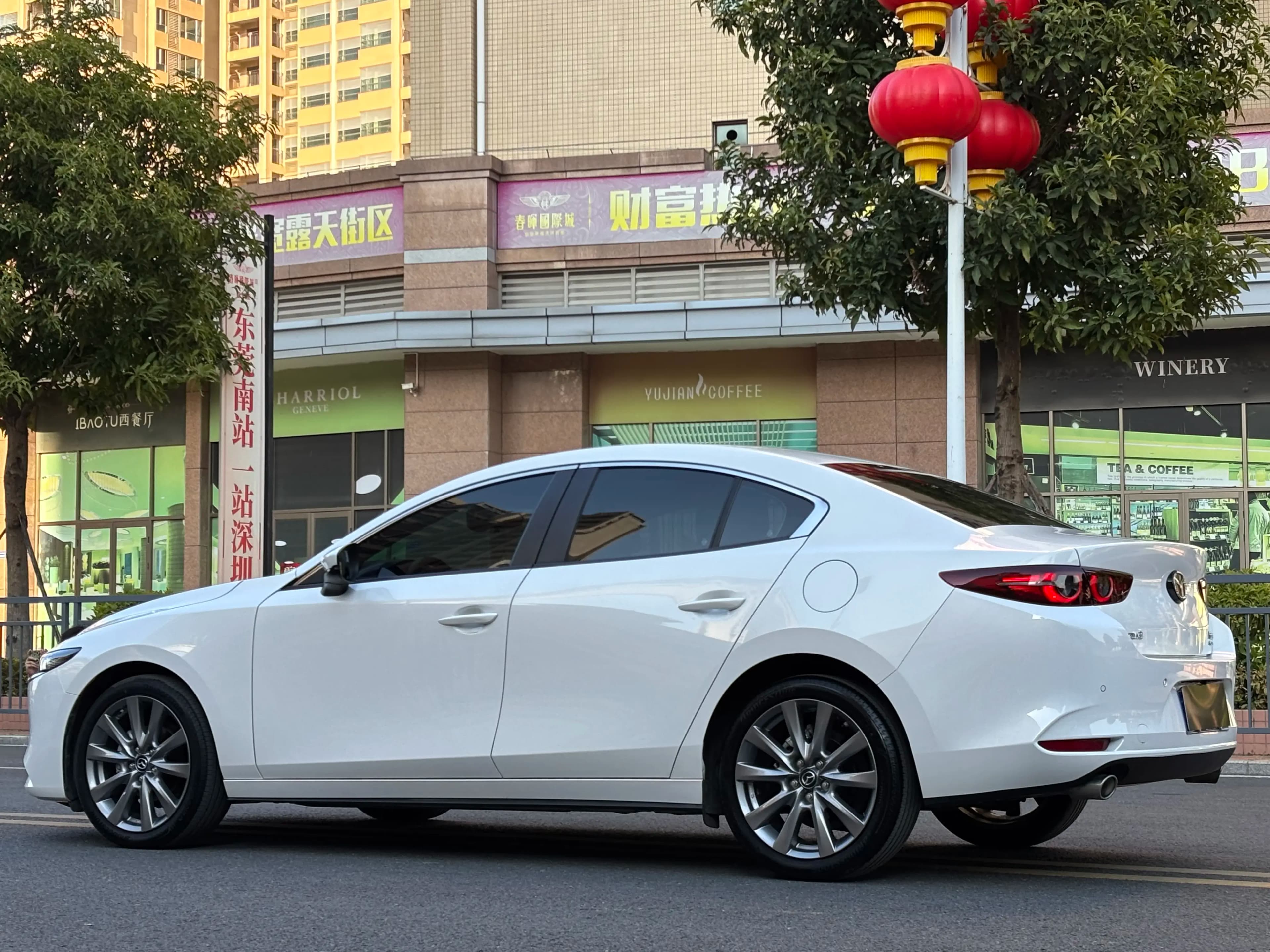 Mazda Axela 2024 г. 18124 км. — фото 4