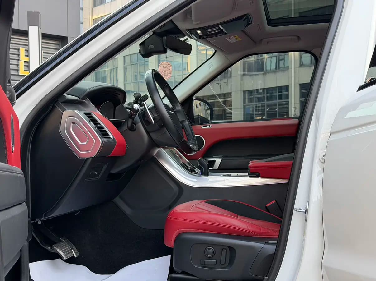 Land Rover Range Rover Sport 2021 г. 56000 км. — фото 10