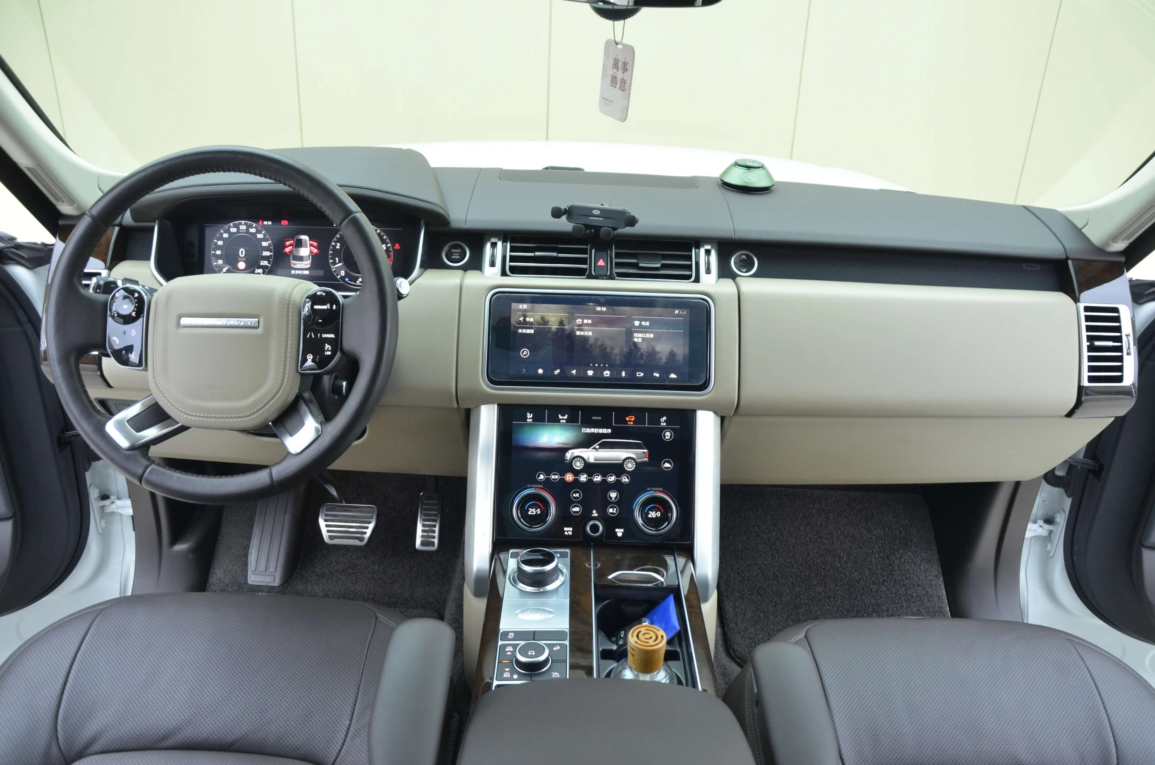 Land Rover Range rover 2021 г. 48134 км. — фото 12