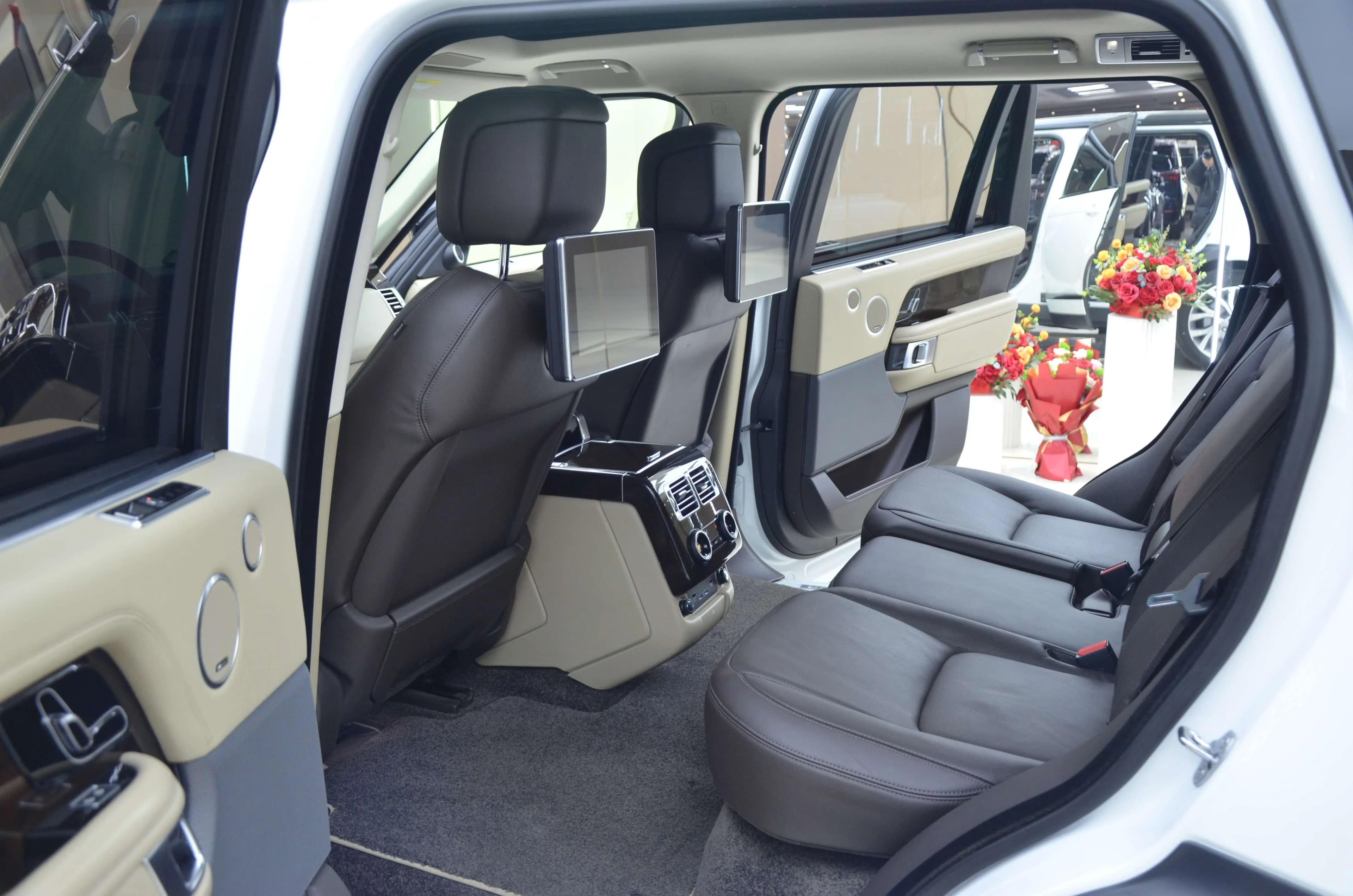 Land Rover Range rover 2021 г. 48134 км. — фото 17