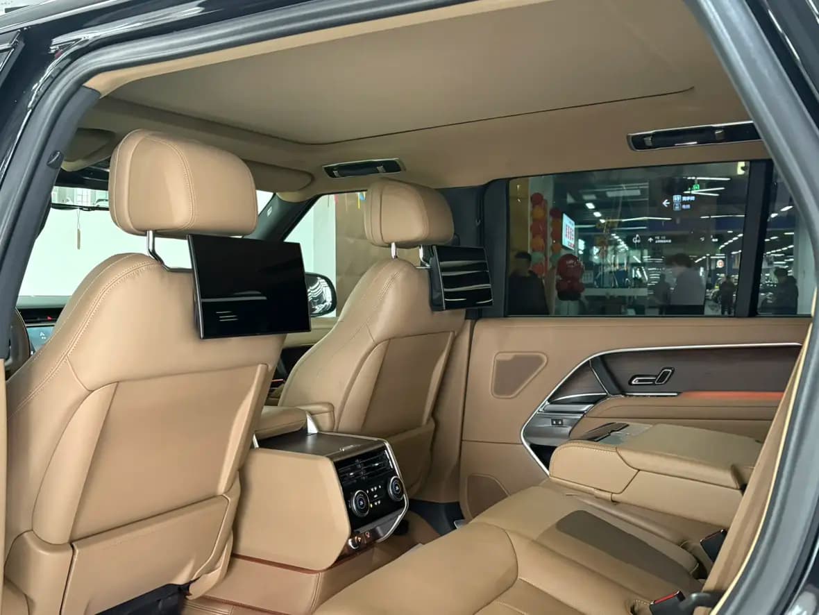 Land Rover Range rover 2023 г. 72135 км. — фото 14