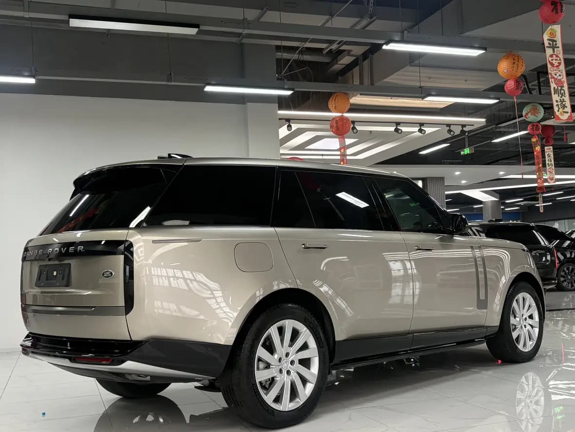 Land Rover Range rover 2025 г. 5136 км. — фото 4