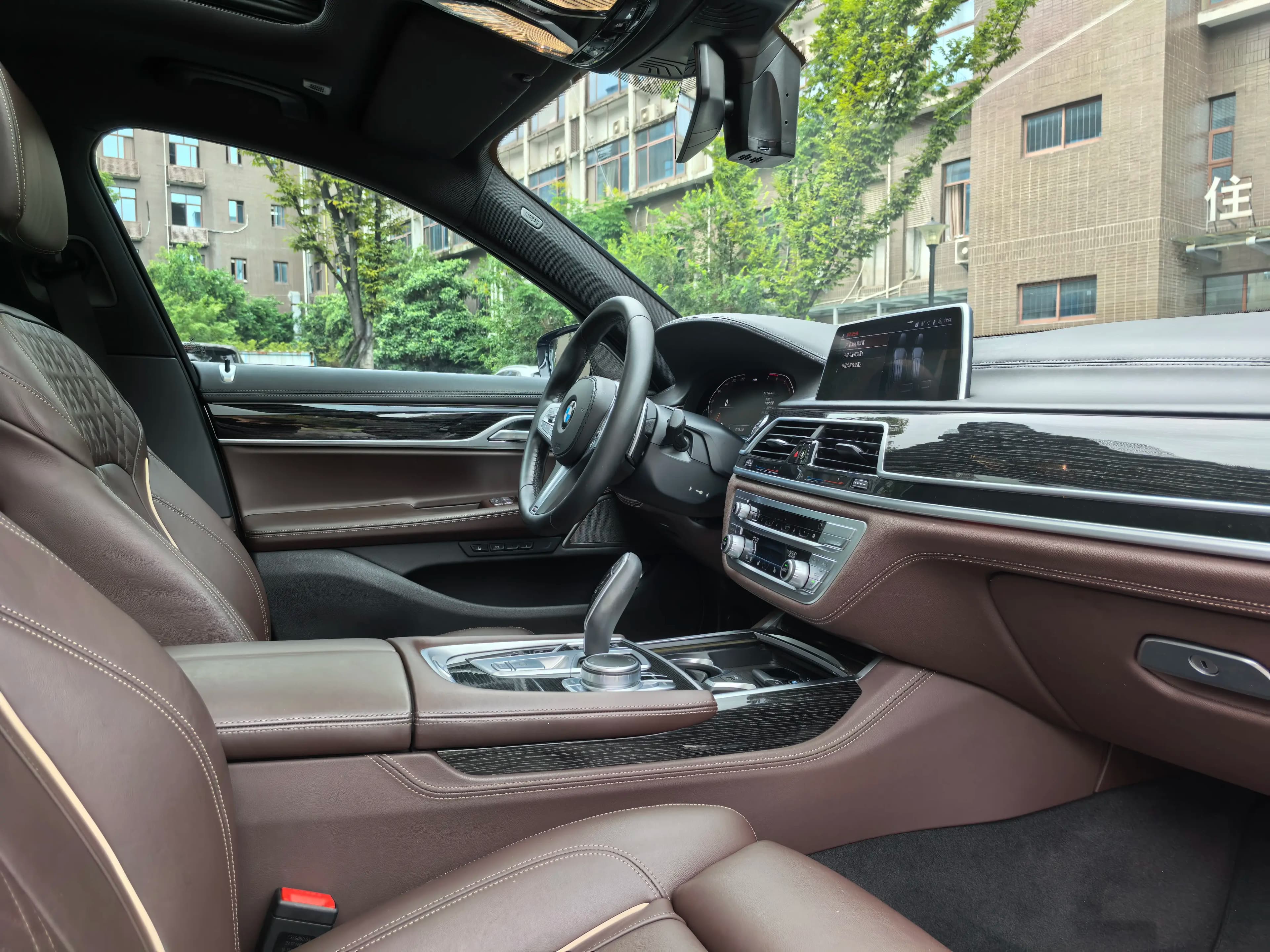 BMW 7 Series 2021 г. 69127 км. — фото 21