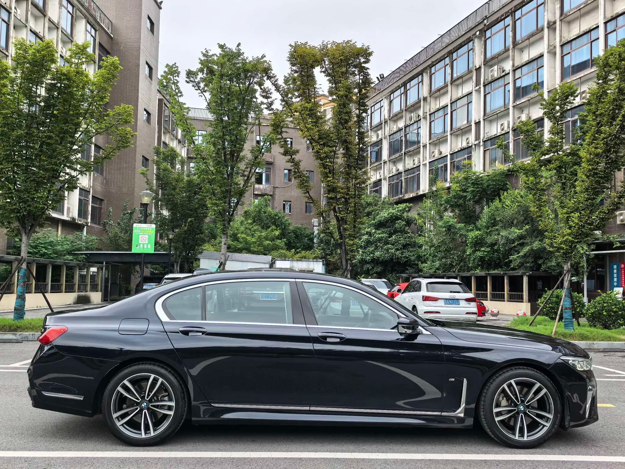 BMW 7 Series 2021 г. 69127 км. — фото 8