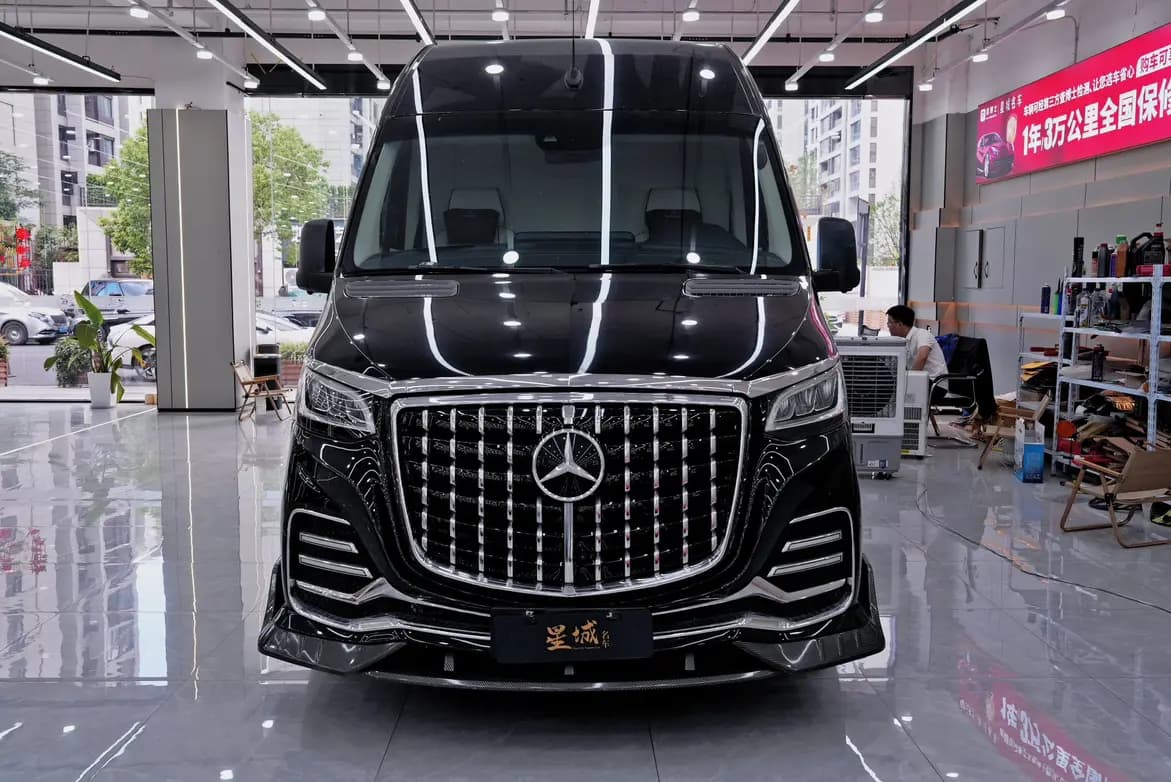 Mercedes-Benz Sprinter 2024 г. 12065 км. — фото 2