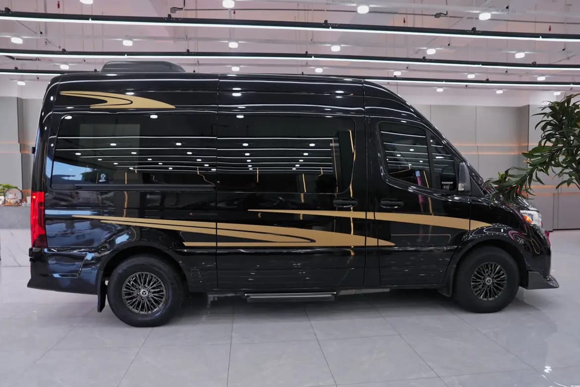Mercedes-Benz Sprinter 2024 г. 12065 км. — фото 6