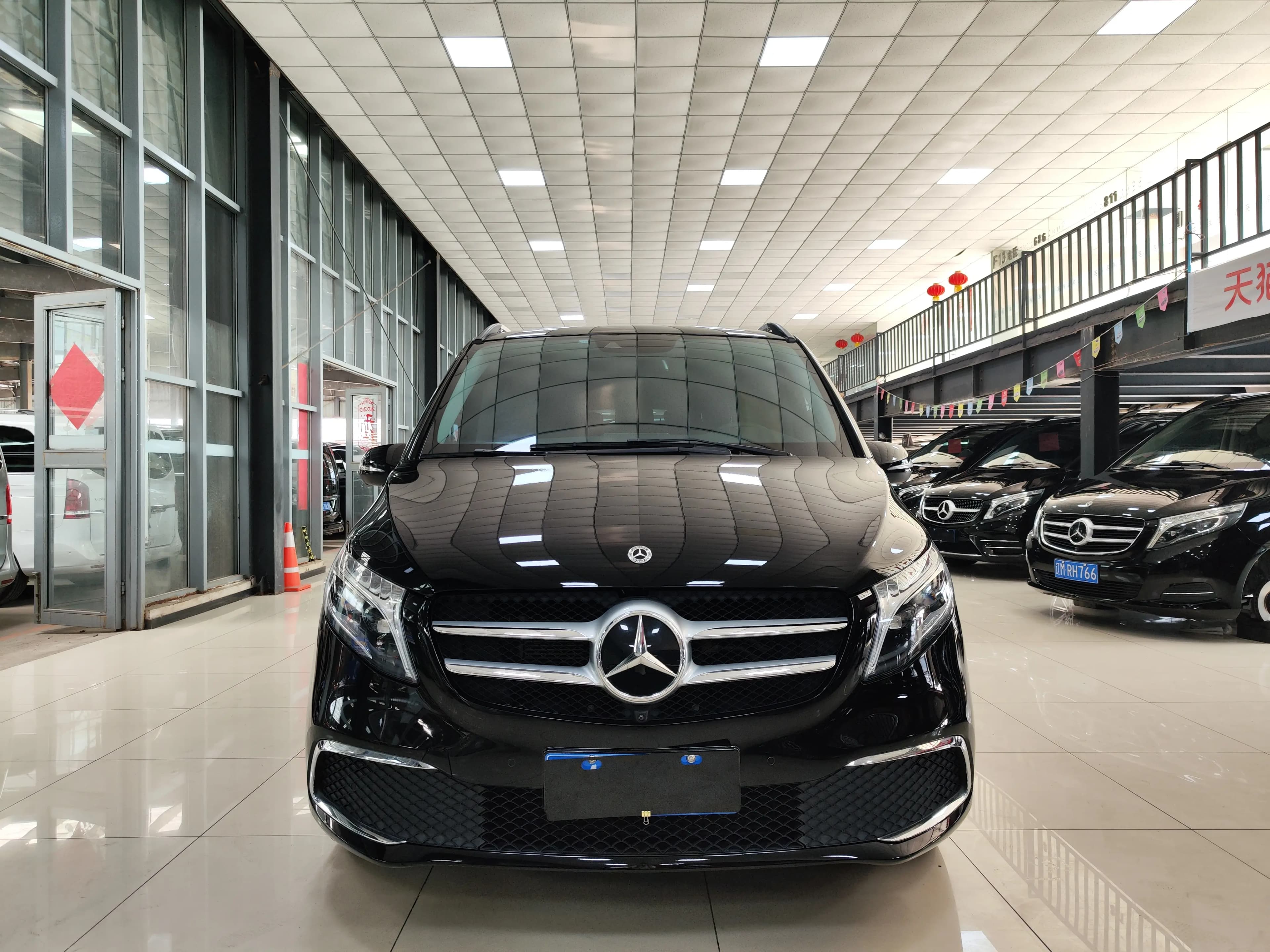 Mercedes-Benz Mercedes Benz V Class 2021 г. 90067 км. — фото 2