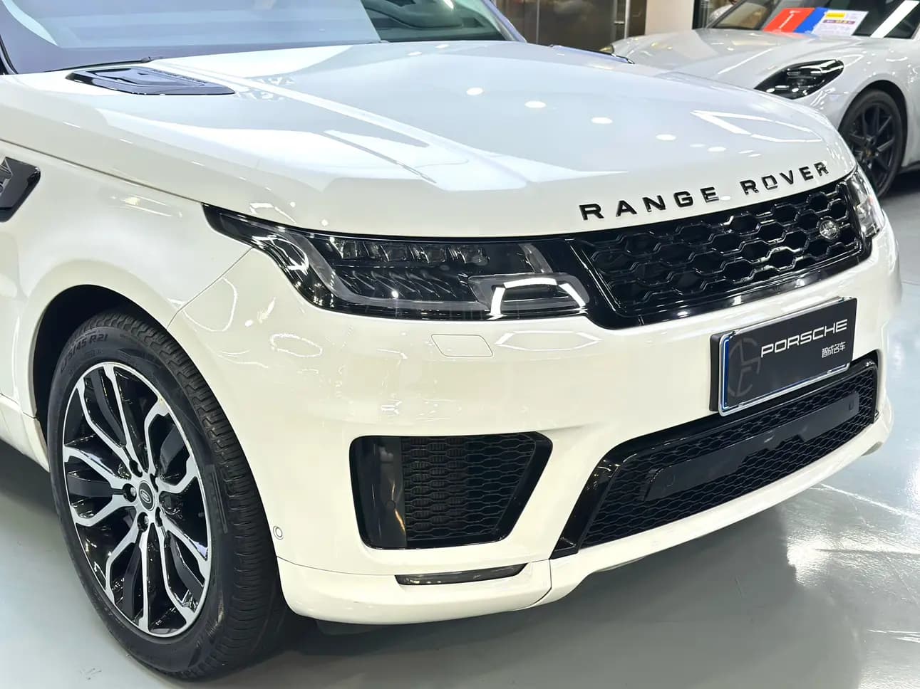 Land Rover Range Rover Sport 2023 г. 20000 км. — фото 11